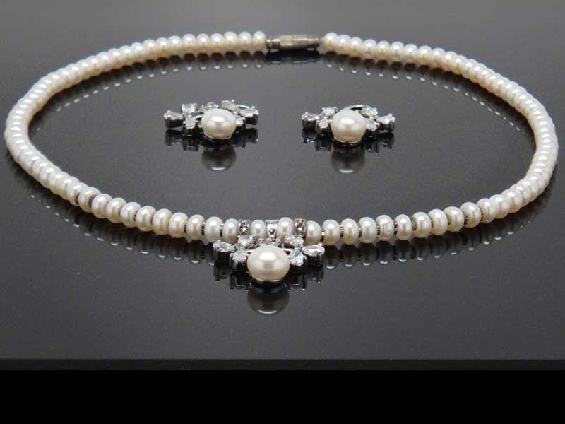 Real Indian pearls parure beautiful design