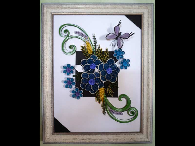 Paper filligree handmade tridimensional flowers frame